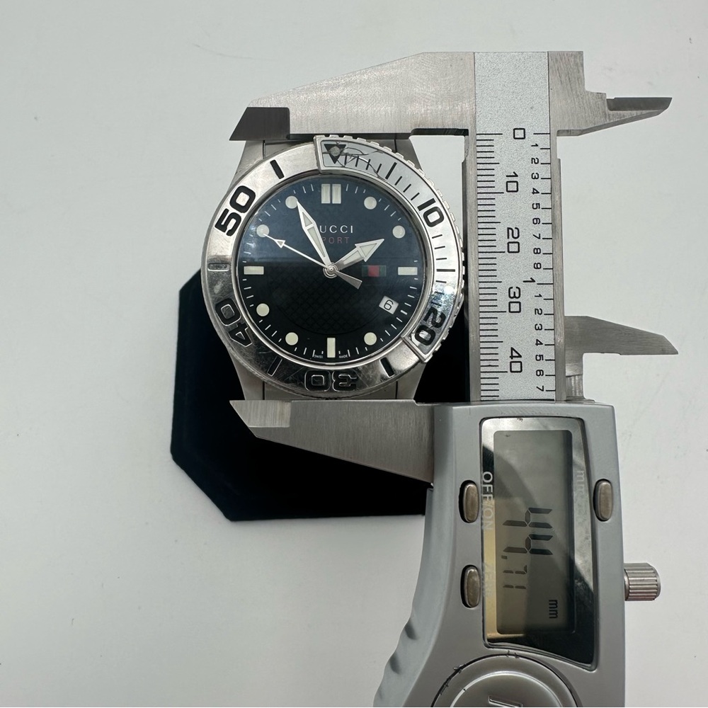 Gucci Stainless Steel Men’s Watch - Picture 2 of 9